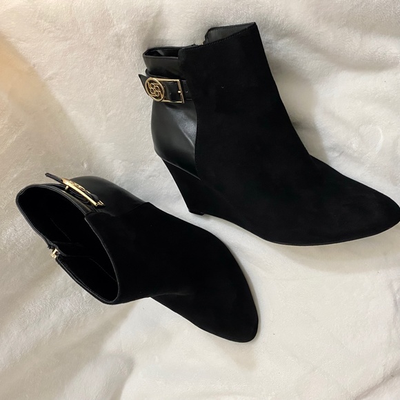 Wide Width Ankle Bootie - Picture 4 of 13